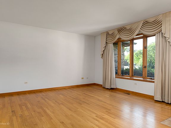 4th image of 4008 Stoney Island Ave