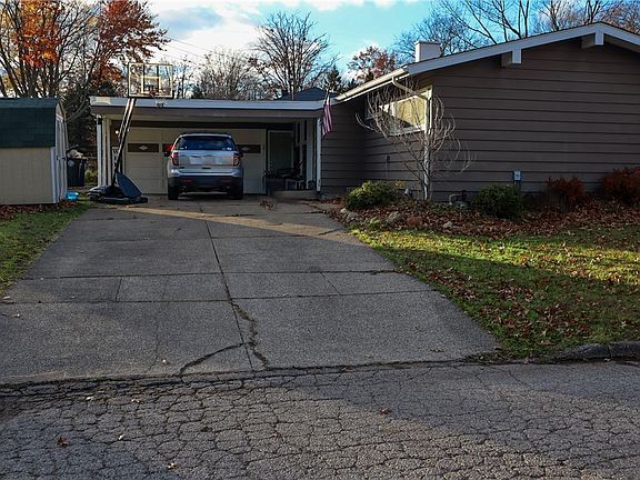 3rd image of 2544 Burlingham Dr