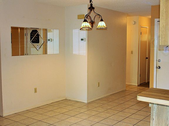 4th image of 15365 Waverly St