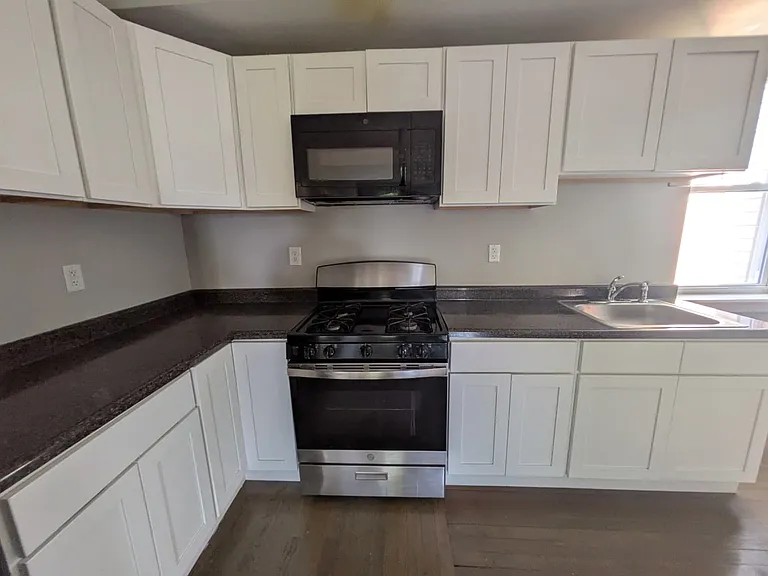 151 Howard Ave #O2L — Photo 2