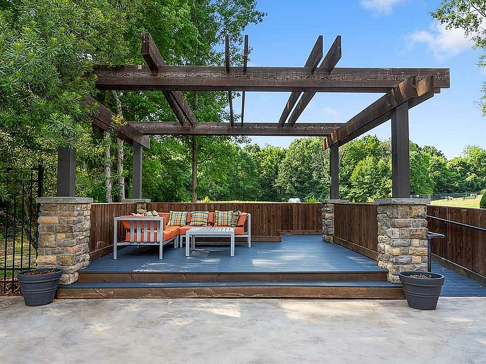 Outdoor Patio Lounge