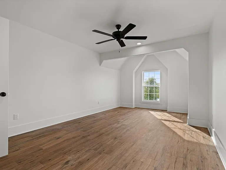 501 W Cheves St E — Photo 20