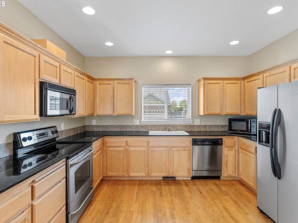 675 Kalugin Ct, Molalla, OR 97038