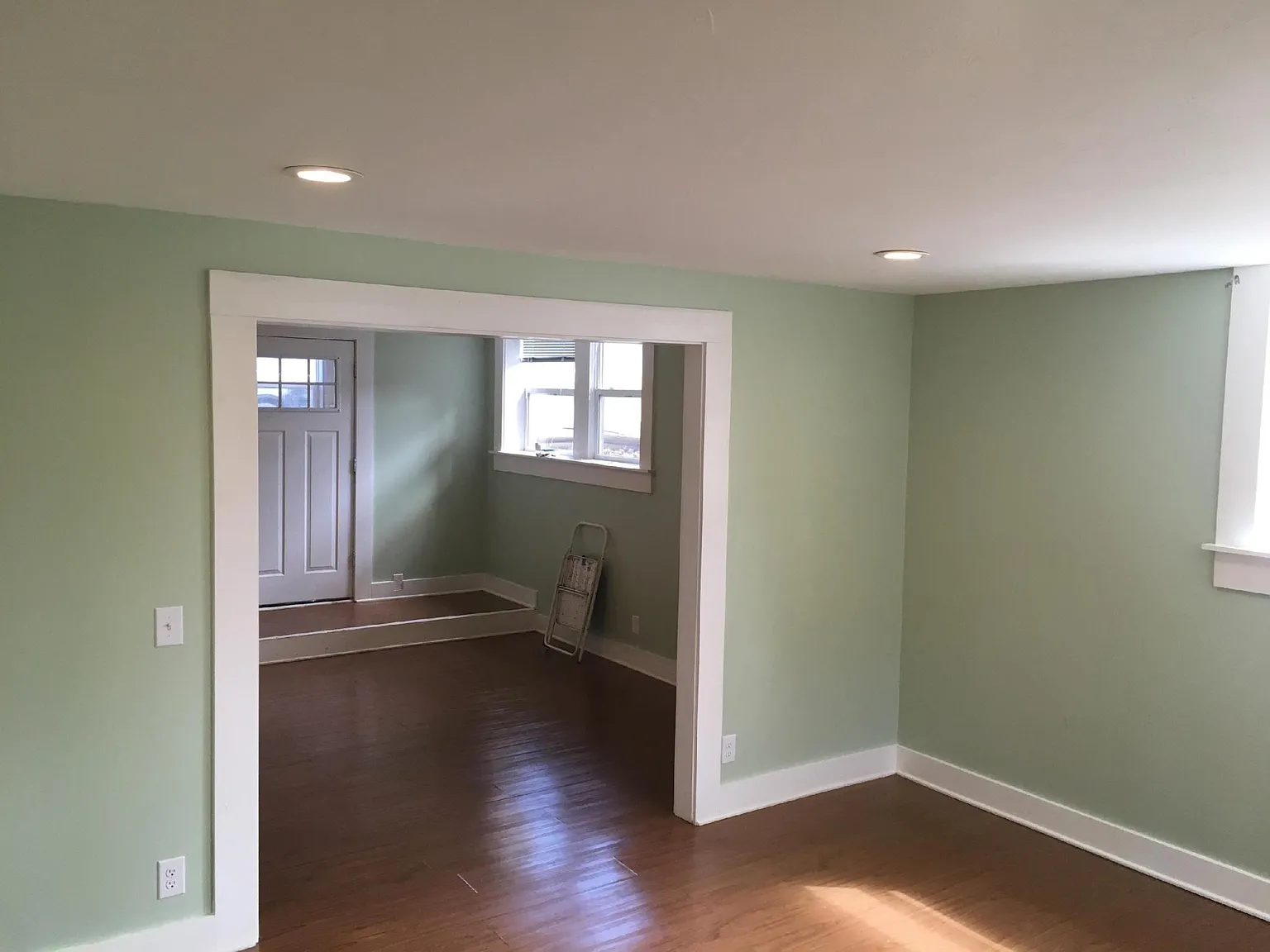 3 bed, 1100 sqft, $1,100 — Photo 3