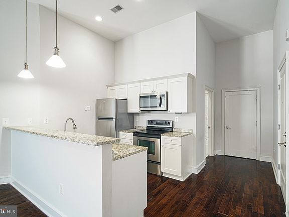3rd image of 201-59 N 8th St #104