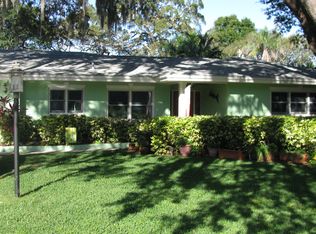 312 Crestwood Ln, Largo, FL 33770