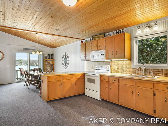 4th image of 5320 Stella Rd