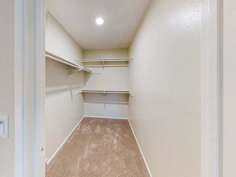 Mountain View Apartments — Photo 15