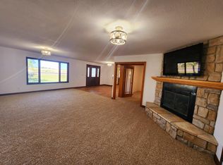 1706 7th St SE, Pipestone, MN 56164