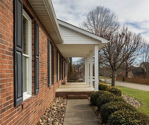 5th image of 97 Willowood Cir