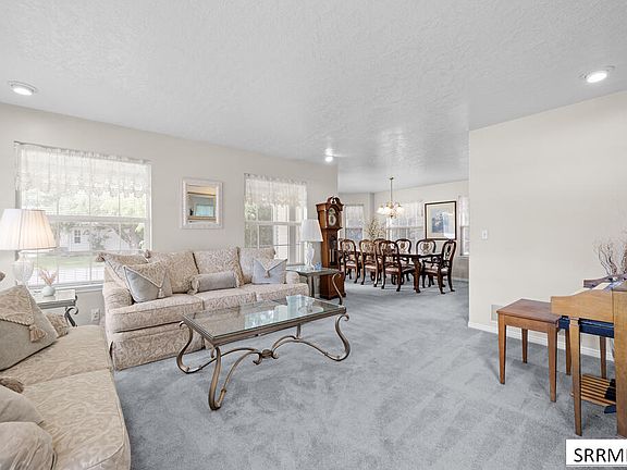 4th image of 4951 Independence Ave