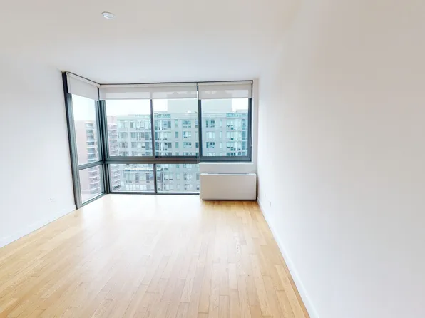 808 Columbus Avenue image 1 of 9