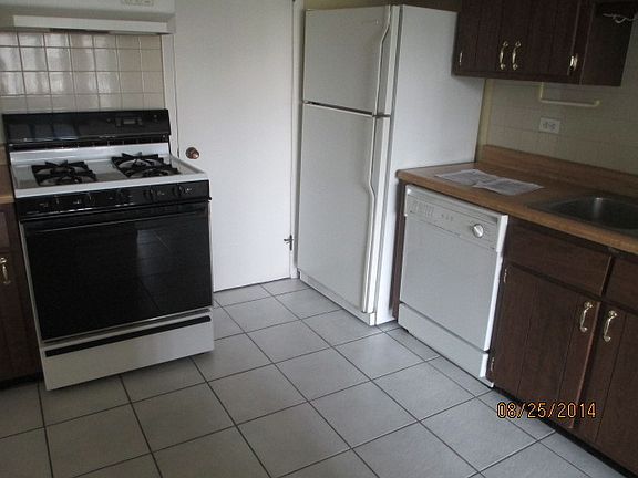 4th image of 381 Pinetree Ln Unit C2