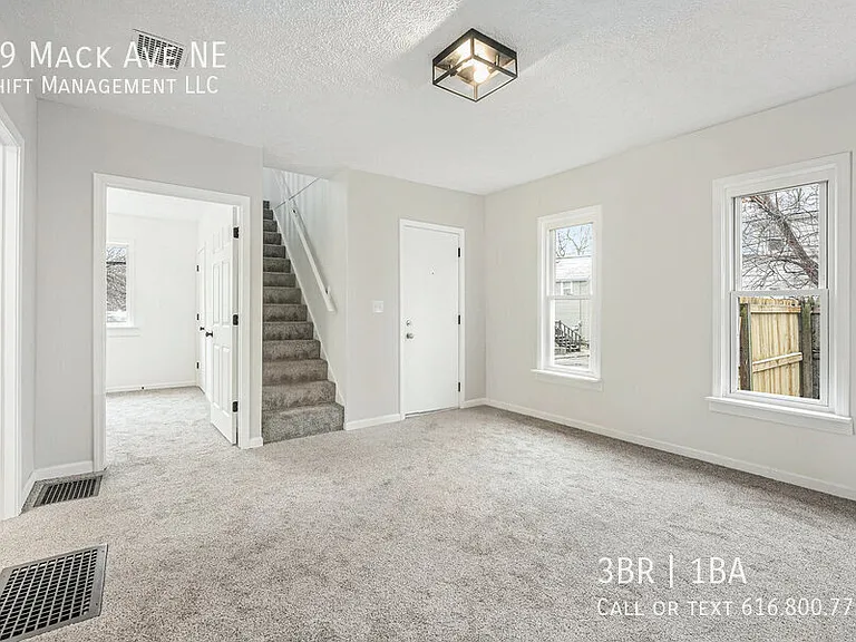 59 Mack Ave NE — Photo 2
