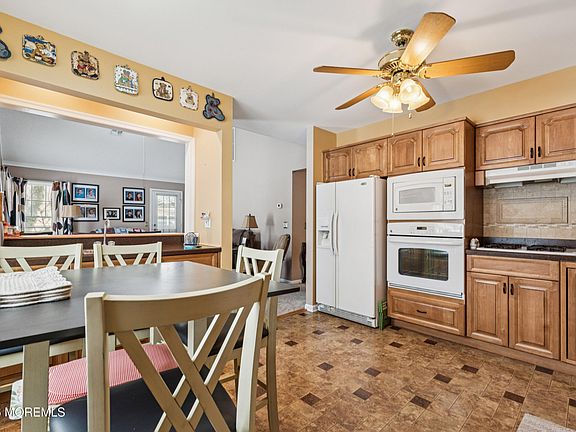 4th image of 1583 Goldspire Road