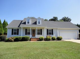 128 Orchard Spring Dr, Inman, SC 29349