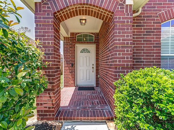 3rd image of 10014 Arcadian Springs Ln