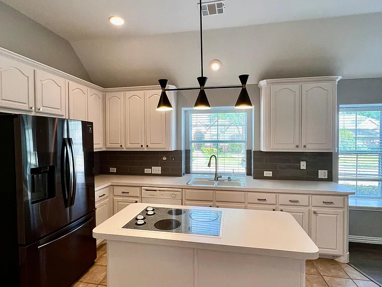1305 Granger Dr — Photo 6
