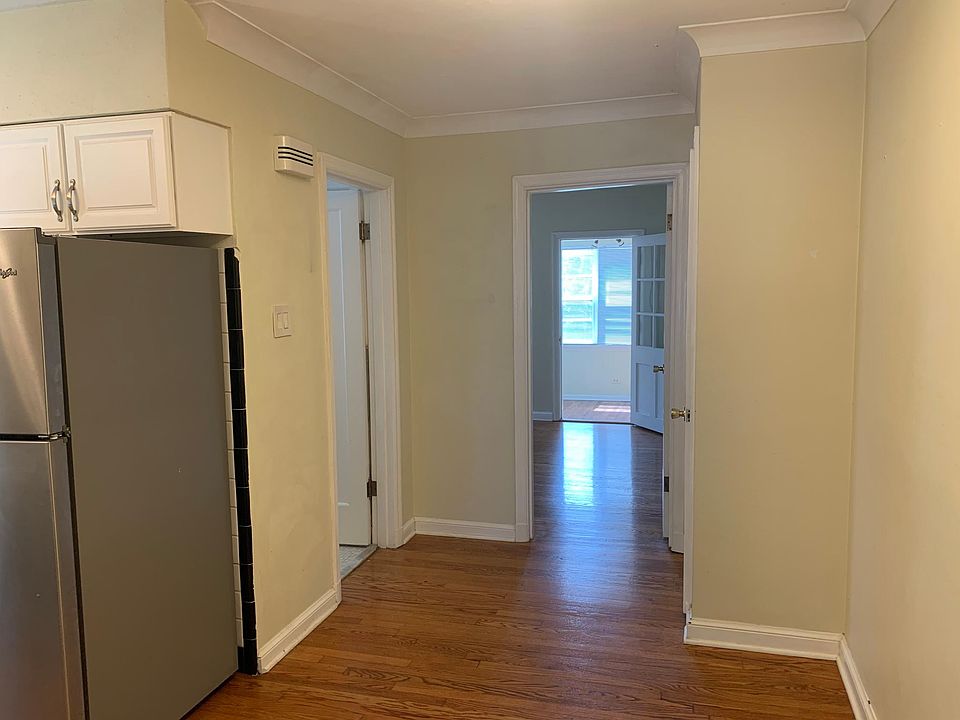 1st image of 1210 Moorlands Dr