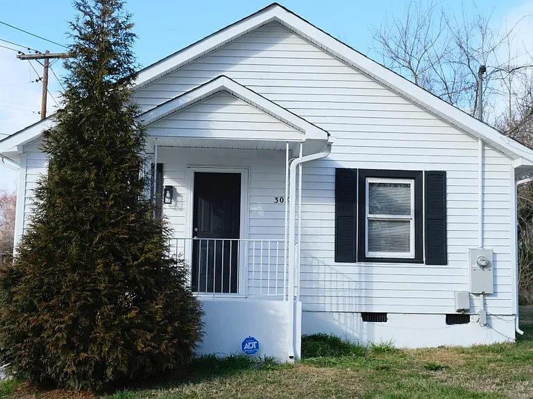 3038 Melita Ave — Photo 1