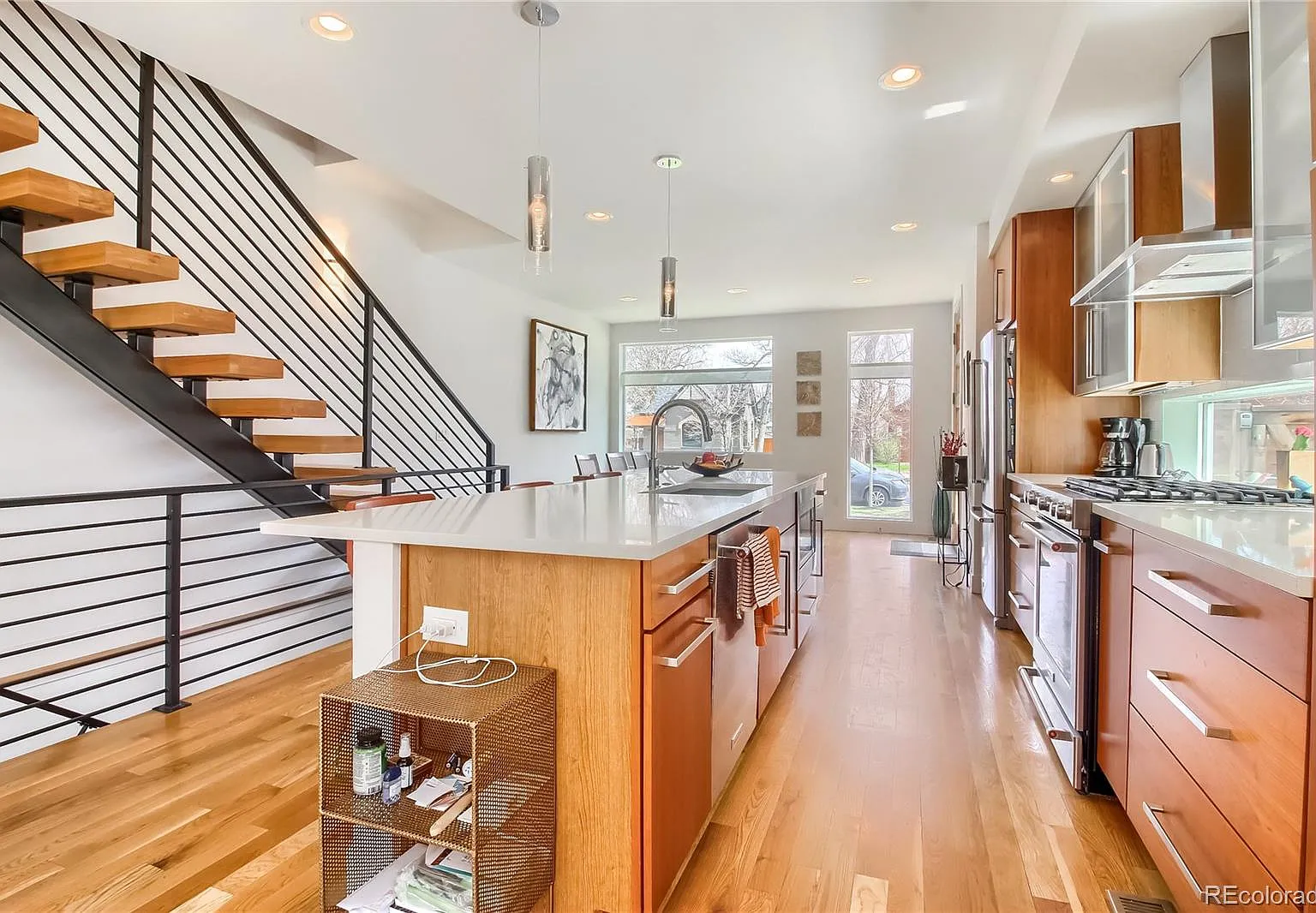 4 bed, 4.5 bath, 2692 sqft, $6,000 — Photo 3