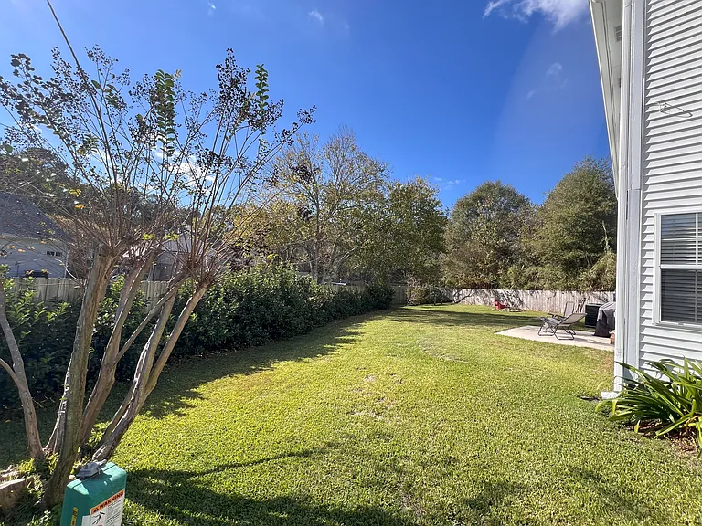 109 Barrie Ct — Photo 23