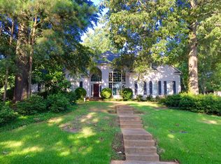 687 Spring Lake Dr, Pearl, MS 39208