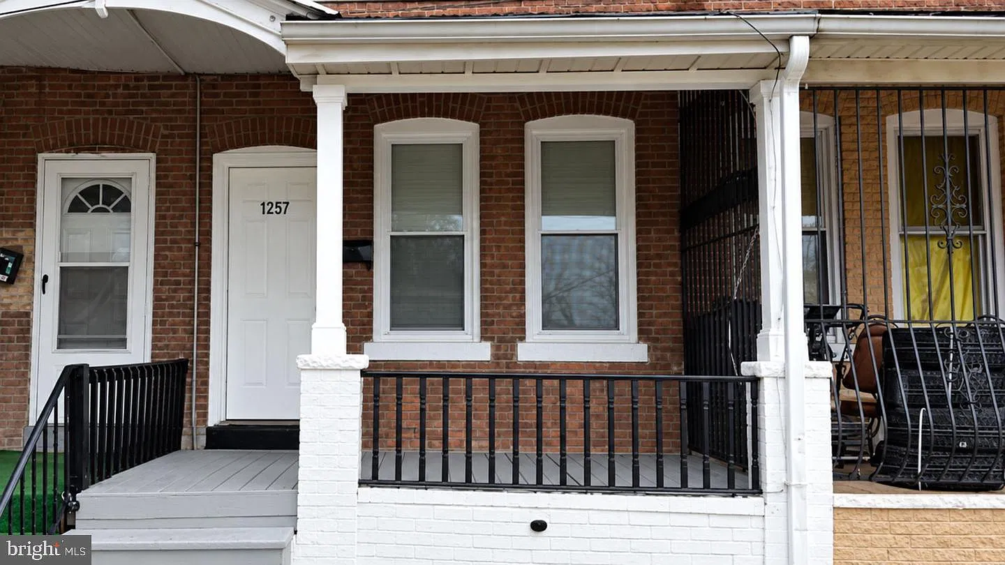 2 bed, 1.0 bath, 730 sqft, $1,950 — Photo 2
