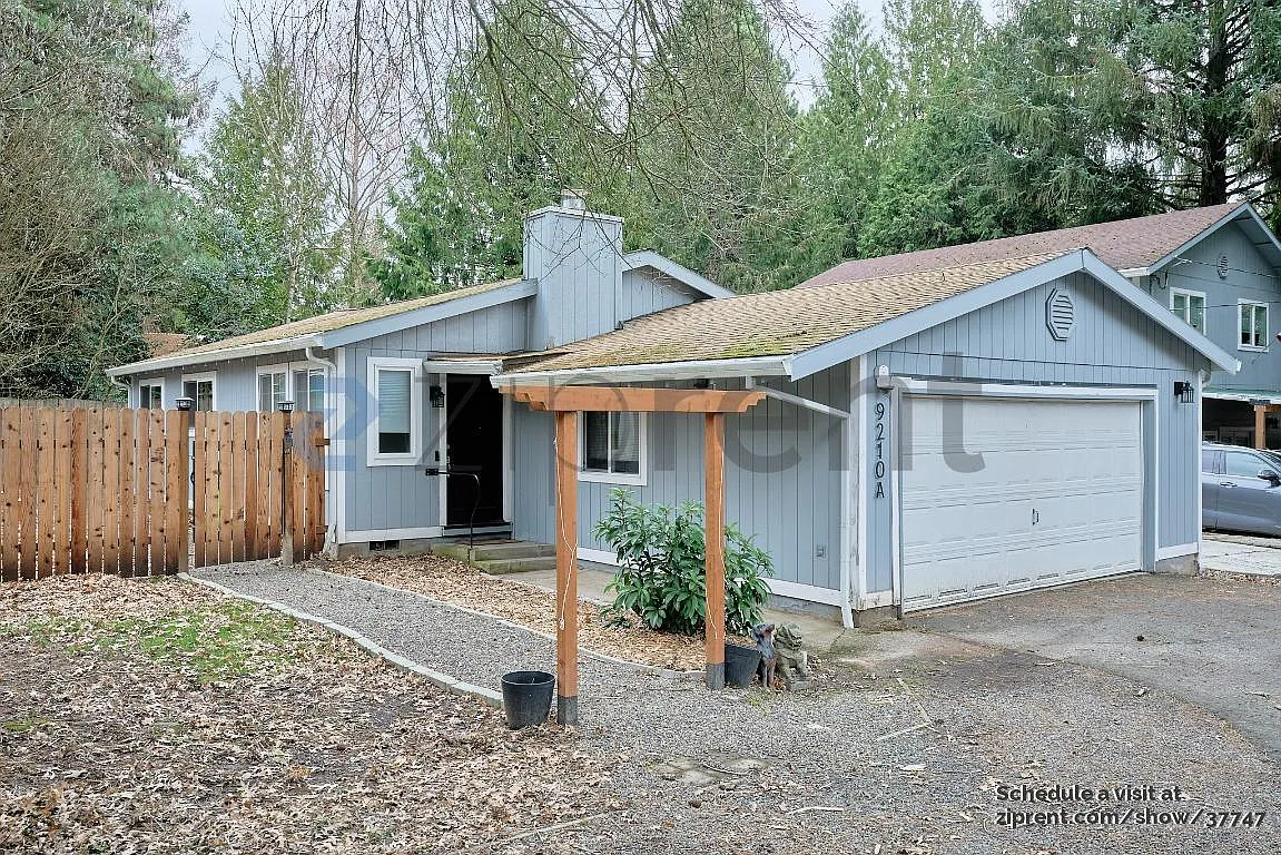 3 bed, 1050 sqft, $2,500 — Photo 1