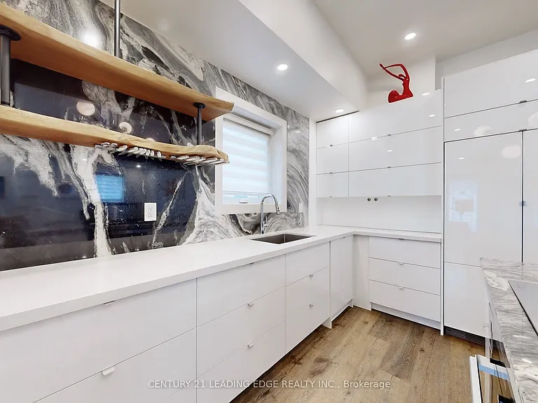 138 Budea Cres — Photo 10