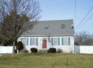 82 Dale Ave, Attleboro, MA 02703