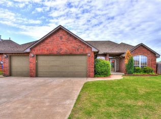 300 E Mobile Ter, Mustang, OK 73064