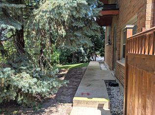 90 N Dee Rd #90, Park Ridge, IL 60068