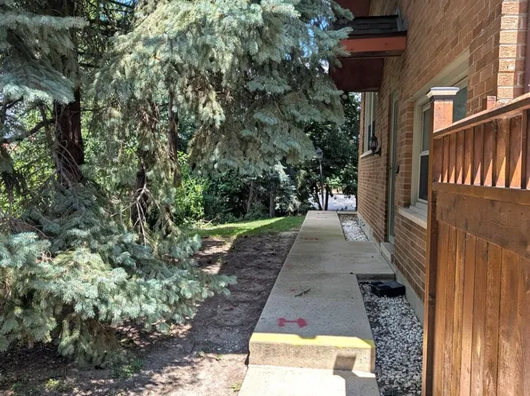 90 N Dee Rd #90, Park Ridge, IL 60068