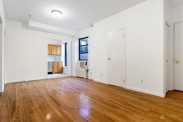 Rented by Anchor Associates | media 15