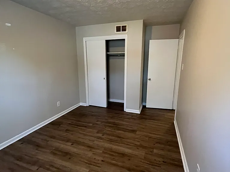 2101 Fontaine Rd #4 — Photo 5