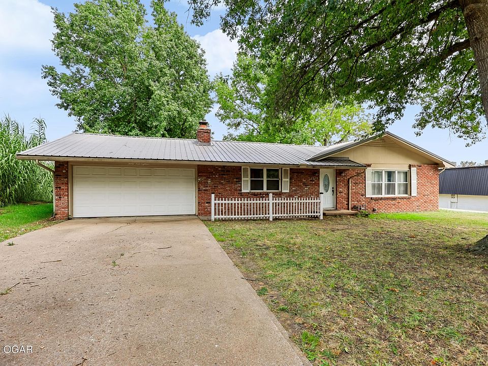 1st image of 3918 College View Dr