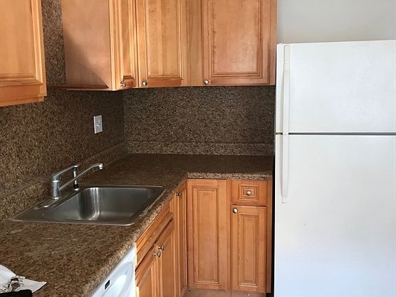 4th image of 45-47 Delano Ave