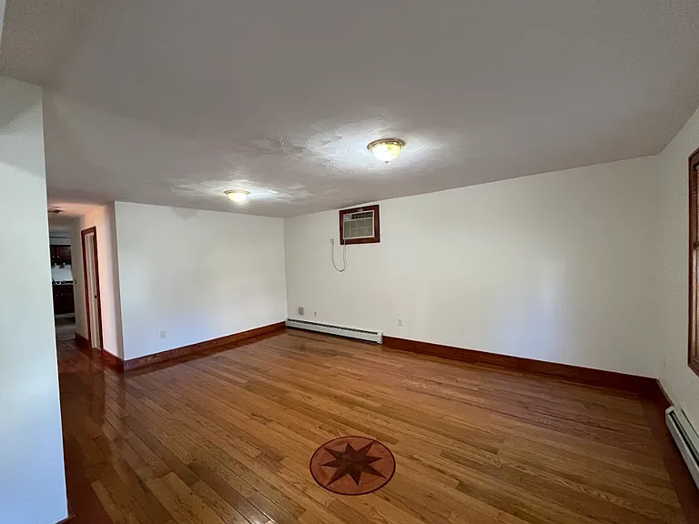 25 Greenman Ave #1 — Photo 6