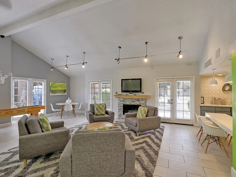 Sorrento Apartments — Photo 14