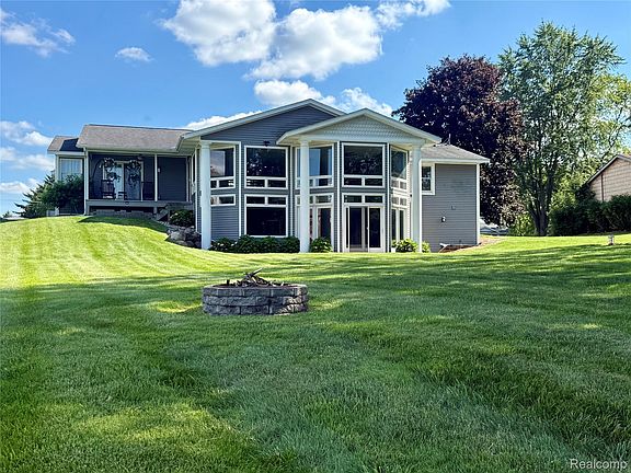 2nd image of 3780 Lake Lapeer Dr
