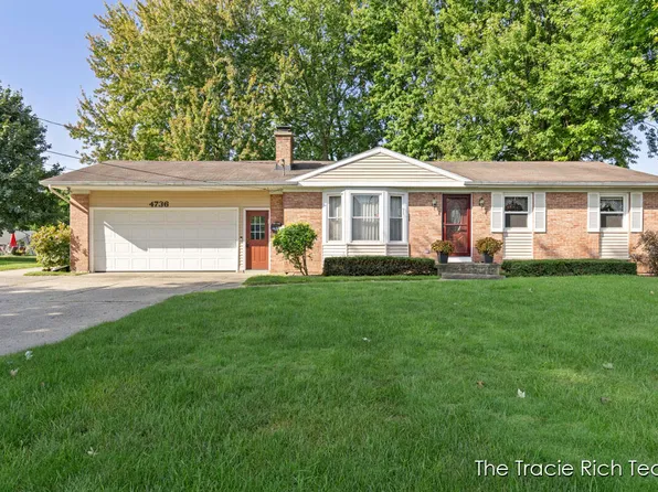 4736 Remembrance Rd NW, Grand Rapids, MI 49534