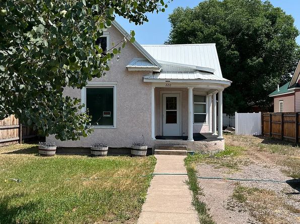 220 Dunham St