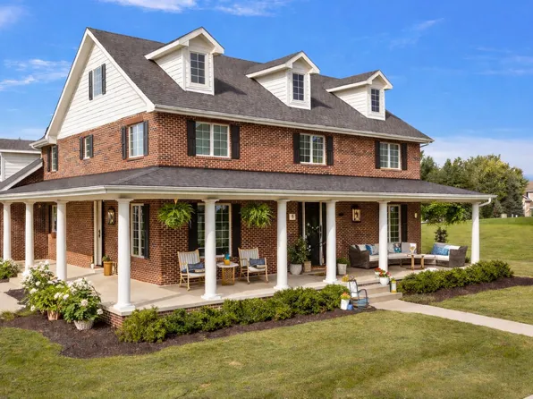 1040 Kilarney Rd, Chesterton, IN 46304