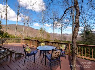 637 McIntosh Rd, Lake Toxaway, NC 28747