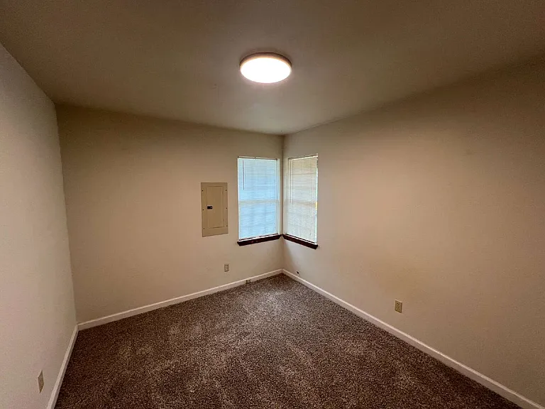 12845 Village Rd — Photo 6