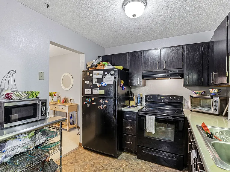 3850 Plymouth Blvd #323 — Photo 16