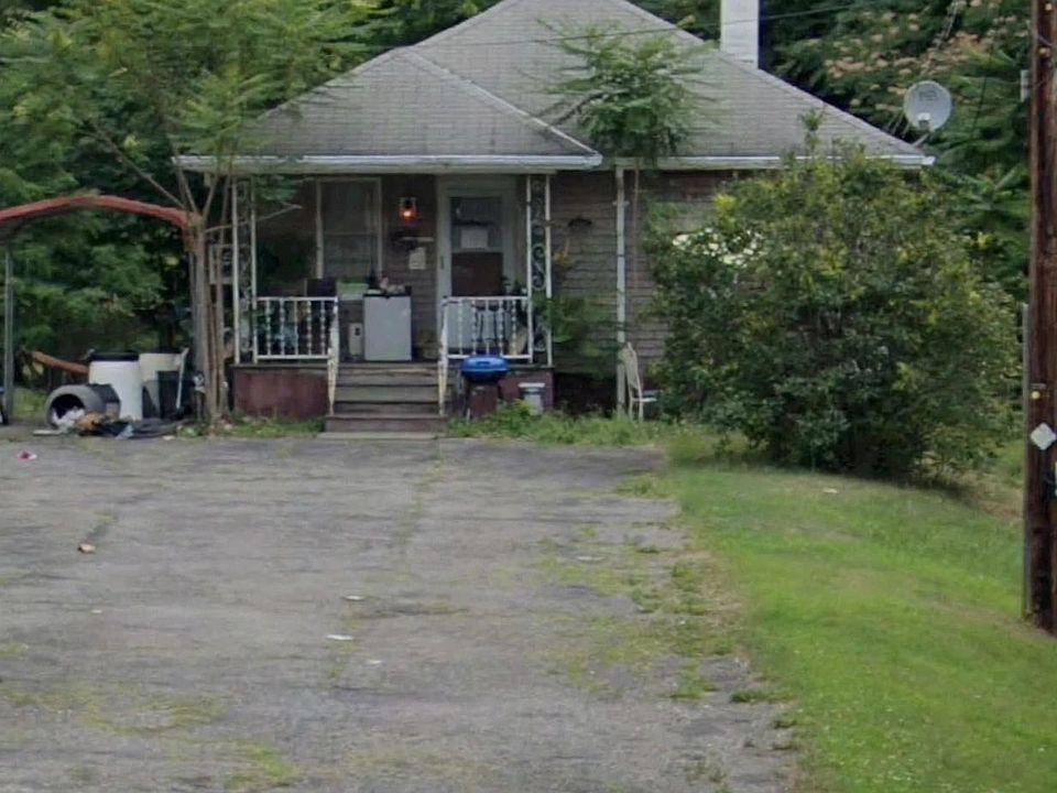 2nd image of 15 Spring St