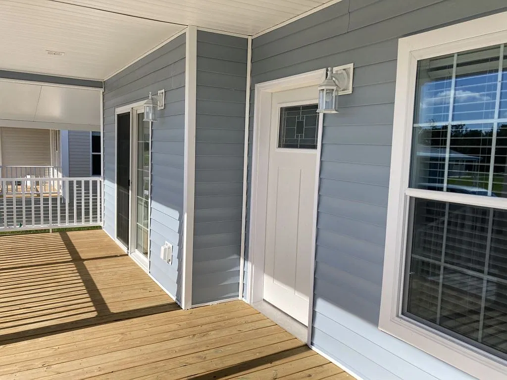 3 bed, 2.0 bath, 1456 sqft, $1,633 — Photo 2