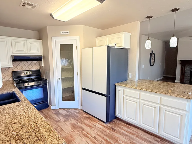 1801 Brittany Ln — Photo 5